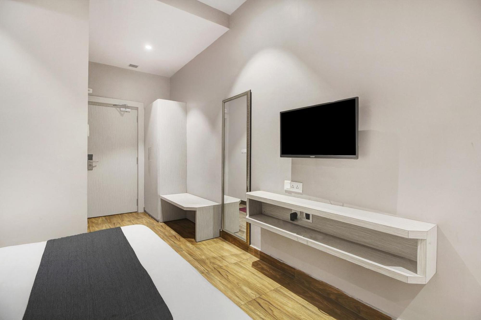 Townhouse Oak Sohotel Hāora Екстериор снимка