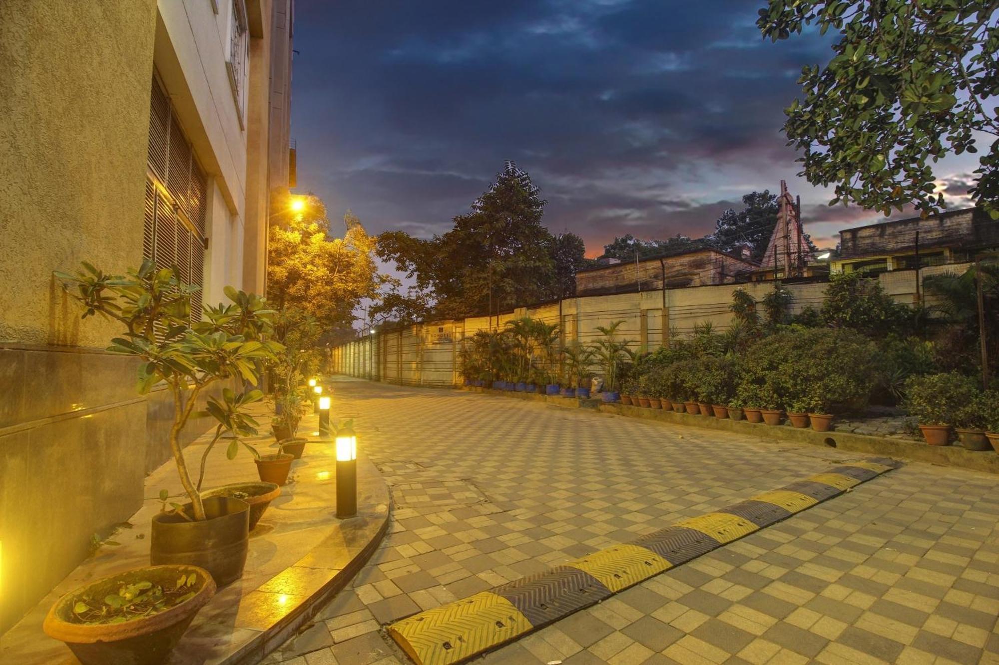 Townhouse Oak Sohotel Hāora Екстериор снимка
